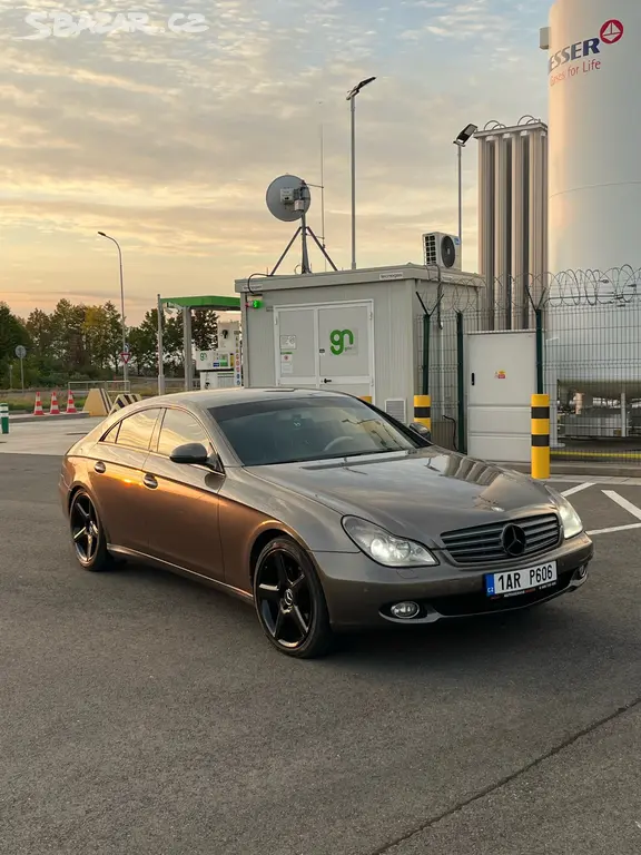 Mercedes W219